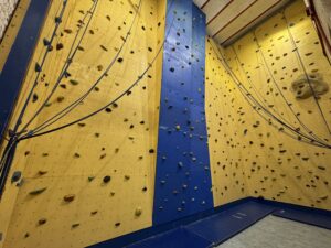 Nos infrastructures - Mur d'escalade